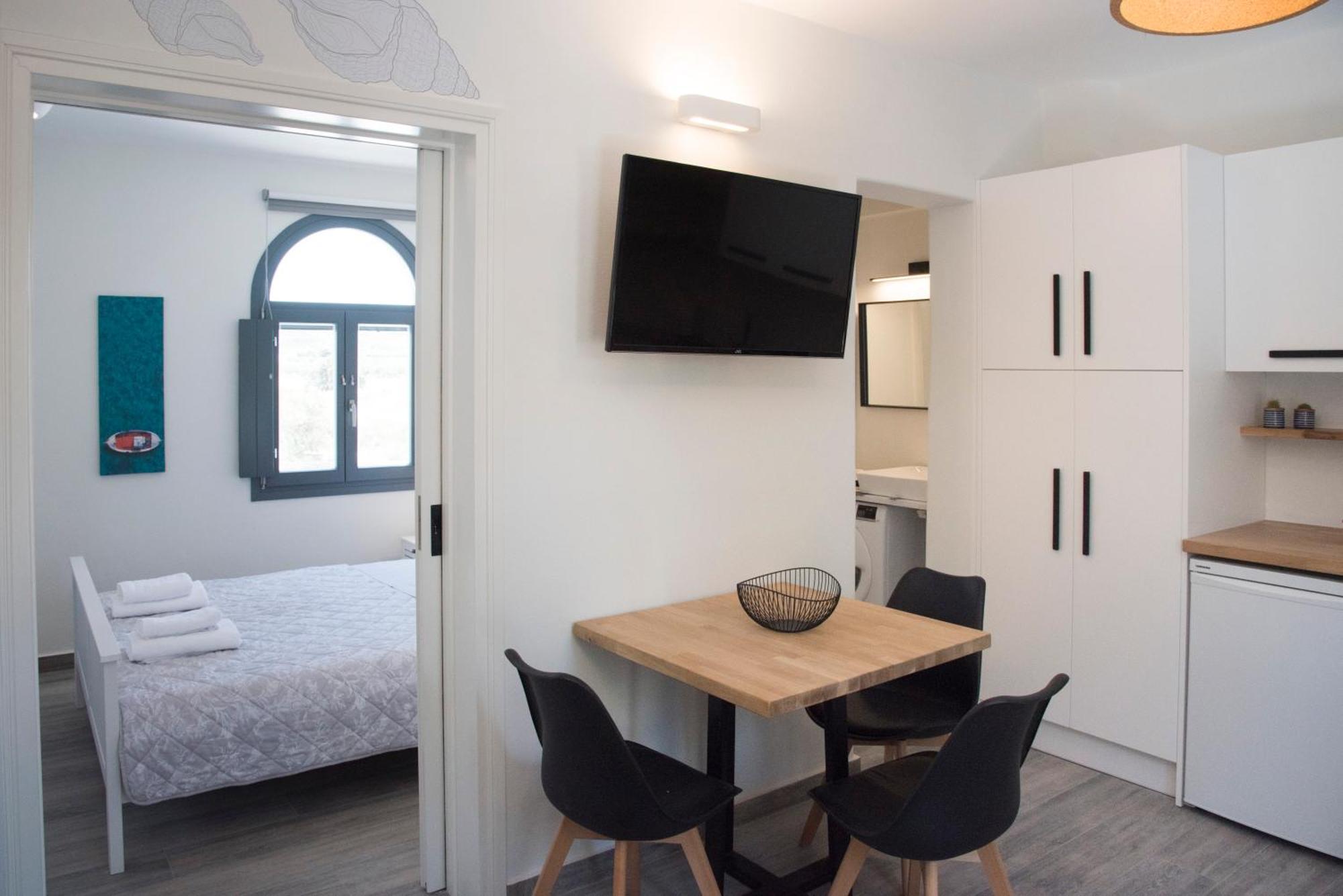 Isterni  White New 1Bd House With Private Jacuzzi In Isterni 빌라 외부 사진