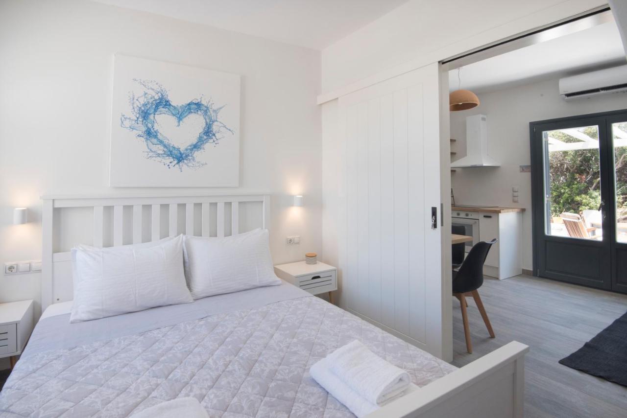 Isterni  White New 1Bd House With Private Jacuzzi In Isterni 빌라 외부 사진
